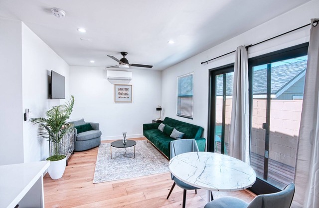 Adorable New Mid-City Casita