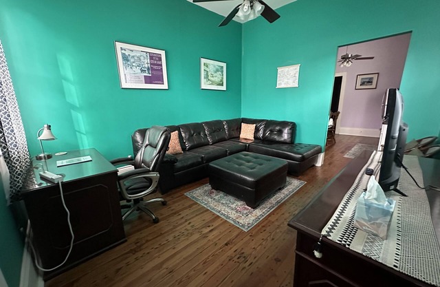 Adorable Shotgun House Minutes from the French Quarter/Bywater/Marigny/Downtown