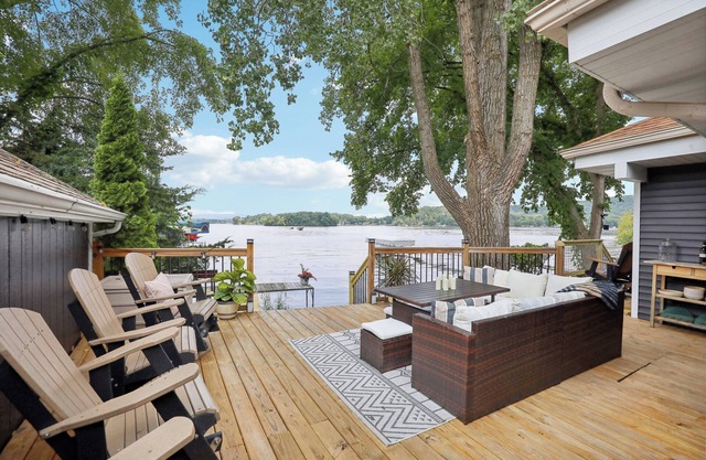Adorable Updated Cozy Cottage set on Lake Wisconsin's Sunset Bay