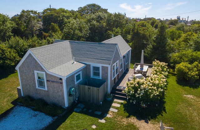 Adorable West End Cottage, Direct Water Views, Walk To Beach-10% OFF 6/22 & 7/8