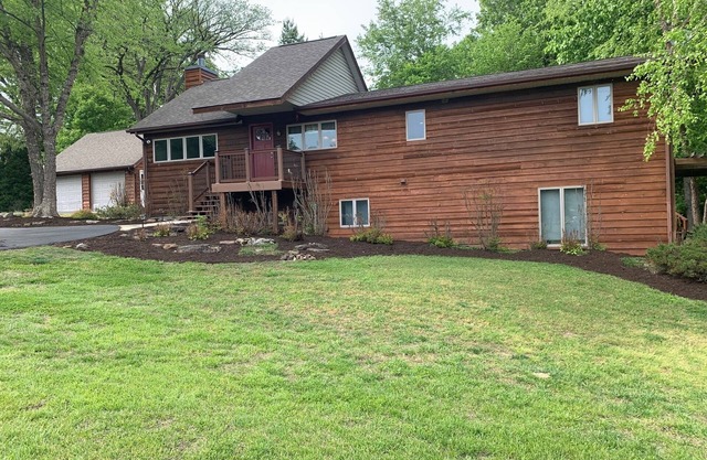 "Adventure's Rest - Hot Tub, Wine Trail - Fire Pit - Grill, Secluded & Relaxing