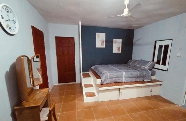 Affordable Staycation Home for 2-3 People!
