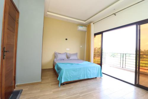 AfriqPnB Chambre Ewondo avec Piscine
