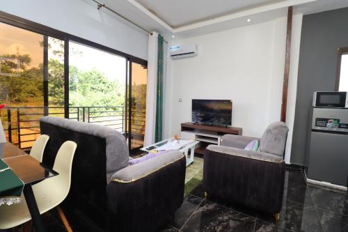 AfriqPnB RF2 Studio Emombo avec Piscine