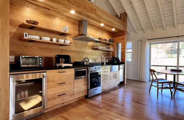 Aftonshire Cottage - Heart of Afton's Wine Region