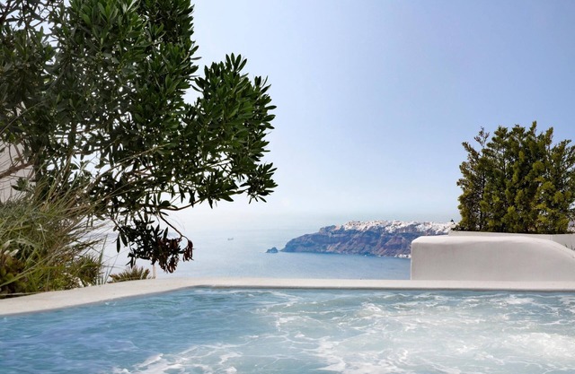 Agate Suite with Hot tub and sea view by Caldera Houses