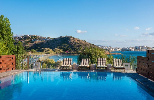 Agios Nikolaos Beach Villa/Direct Access to the Beach!