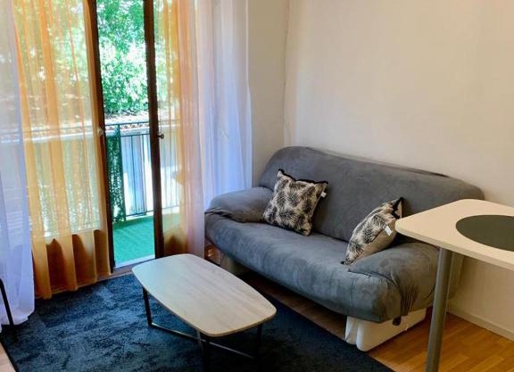 Agréable appartement 2 pieces a forbach avec Garage fermé - check in autonome