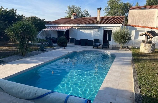 Agréable Maison Familiale Avec Piscine à 15 min de la Rochelle