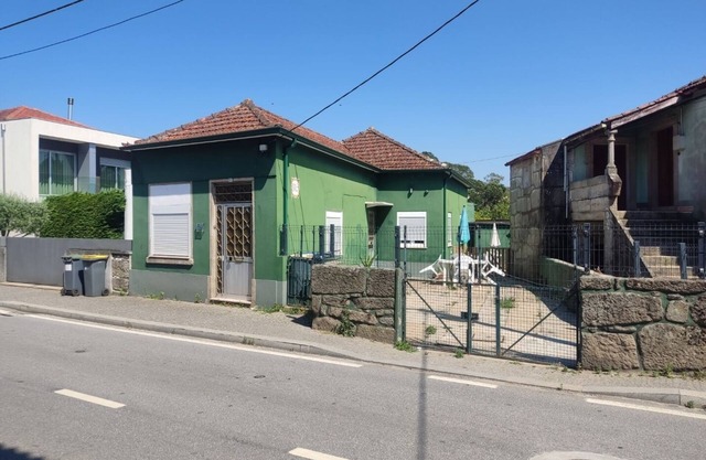 Agra Pet House I