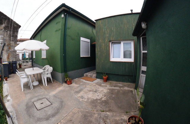 Agra Pet House II
