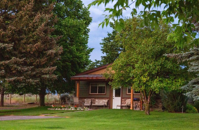 Ahhh, Montana! Peace & Quiet With Spectacular Views!