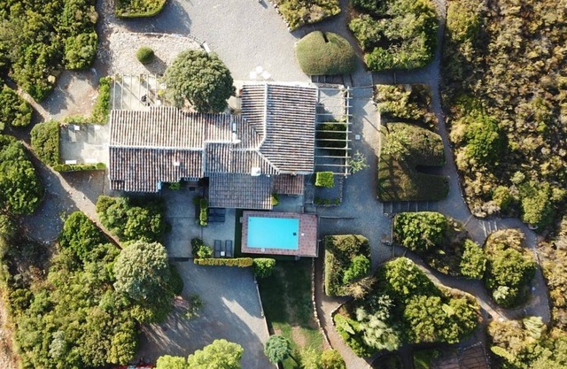 Air-Conditioned Country Home with Pool, Patio, Garden, Wi-Fi & Gorgeous Views