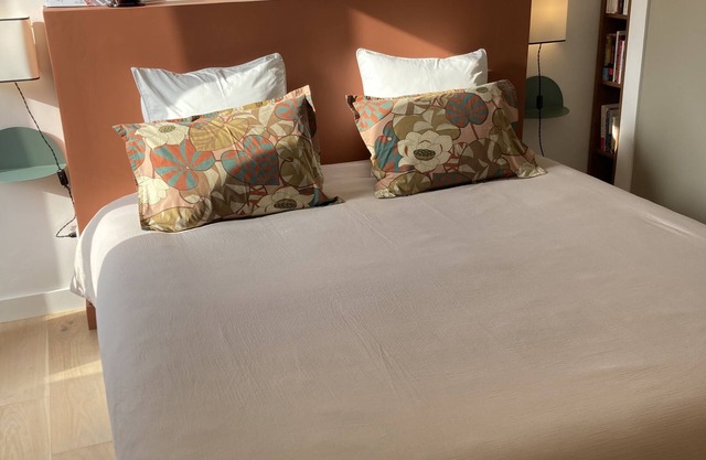 Air-conditioned apartment with sea view 2 minutes from the beach