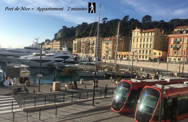 Air-conditioned family apartment Nice port between sea and city center