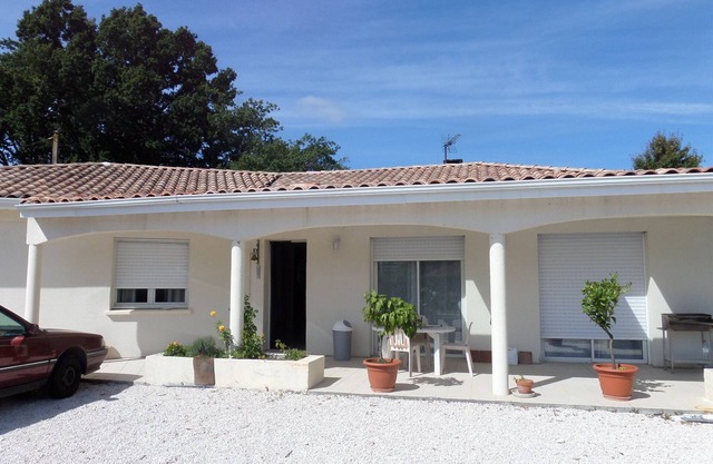 Air-conditioned new house suitable for the disabled with a large garden