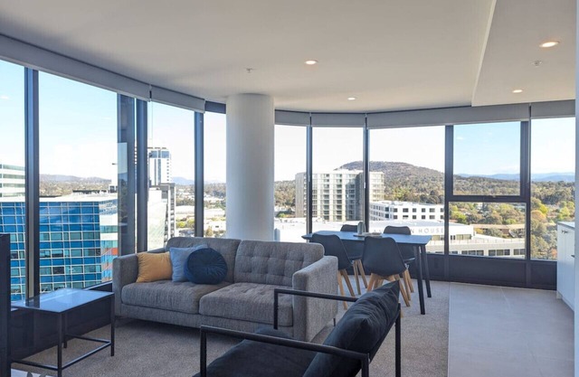 "Air" penthouse living @Woden
