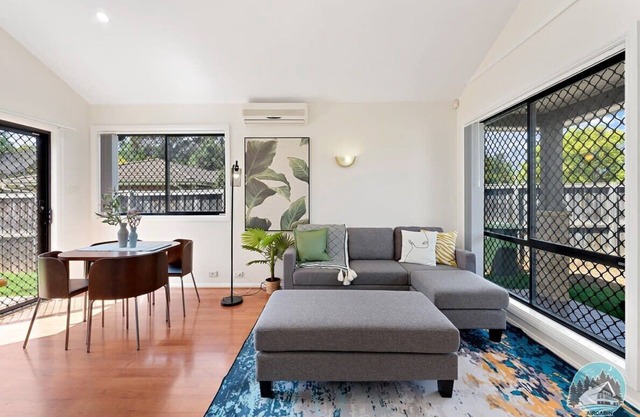 Aircabin - Ingleburn - Comfy - 2 Bedroom Townhouse