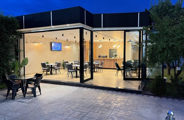 Airport Garden Hotel