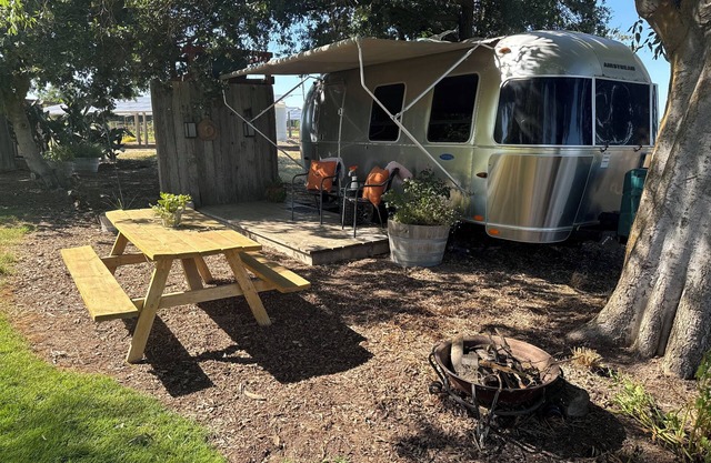 Airstream Experience at Vineyard on Grand Island