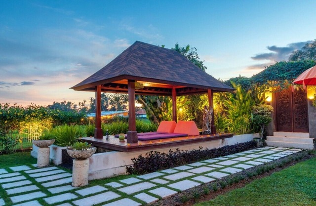 Airy 7BR Villa with Amazing Hot Tub & Pool, Bali Villa 2234