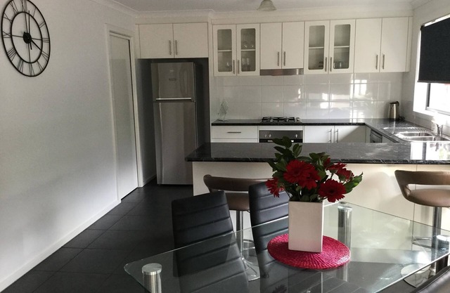 AJ's Home. Modern, open plan & quiet location.