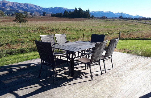 Akatere Lodge. 2 bdms. Modern. Rural. Wifi. Parking.