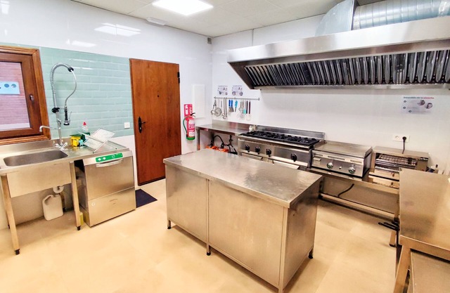 Albergue con Capacidad Hasta 42 Personas