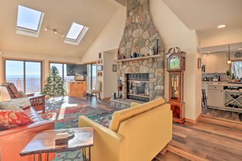Albrightsville Home Deck and Panoramic Valley View!