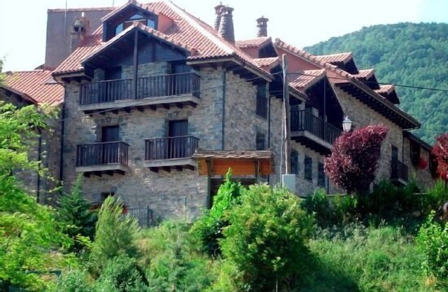 Alcaire house for 26 people