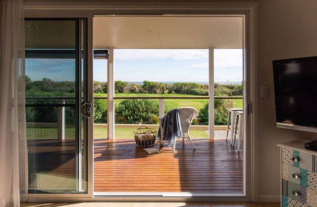 Aldinga Bay bungalows - ocean view private retreat