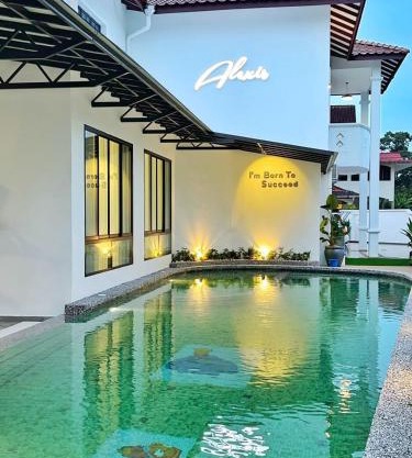 ALEXIS VILLA Whole OR Room