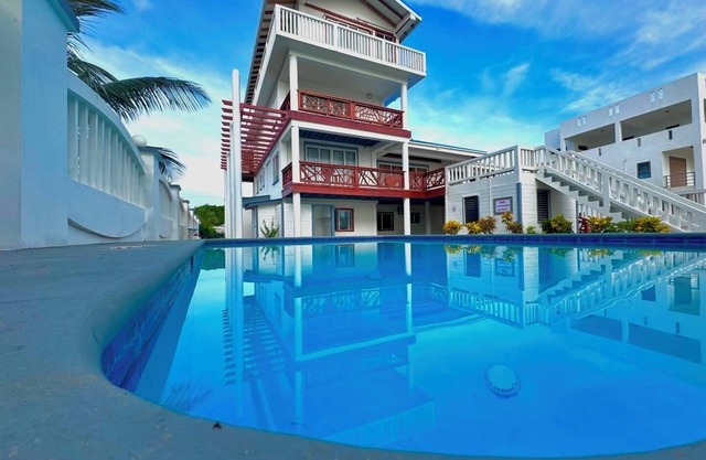 All-inclusive Oceanfront Villa: 7 bedrooms-7 bathrooms-sleeps 16+!