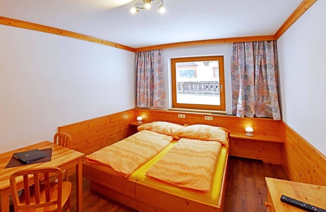 Alpenpension GASTEIN - Family room, shower, toilet, balcony