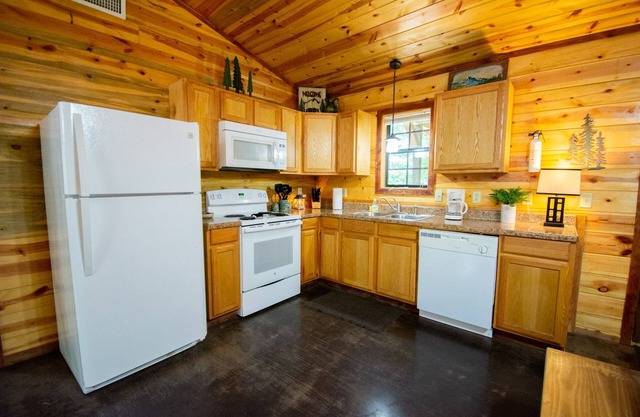 Alpine Lodge|18Acres|Creek|Swim|Hiking|ATV|Cabin