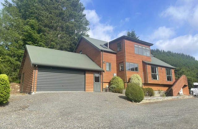 Alpine Views on Chalet Cres