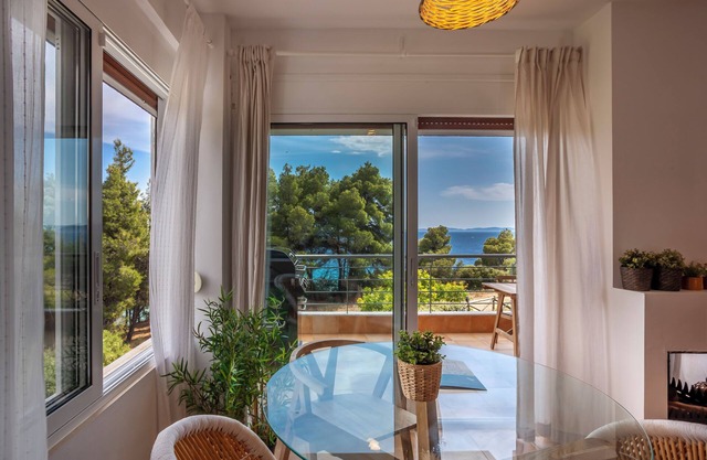 Alterra Vita Homes by the Sea: 3-bedroom Maisonette with Sea View