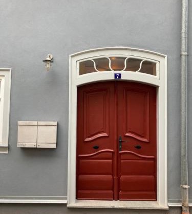Altstadtwohnung mit Flair, 2 Zimmer, Küche, Bad, Kamin, 50 qm
