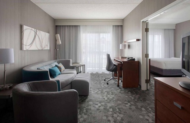 Always a Great Idea To Unwind! Close to Dilla Street, w/Pool, Pet-Friendly