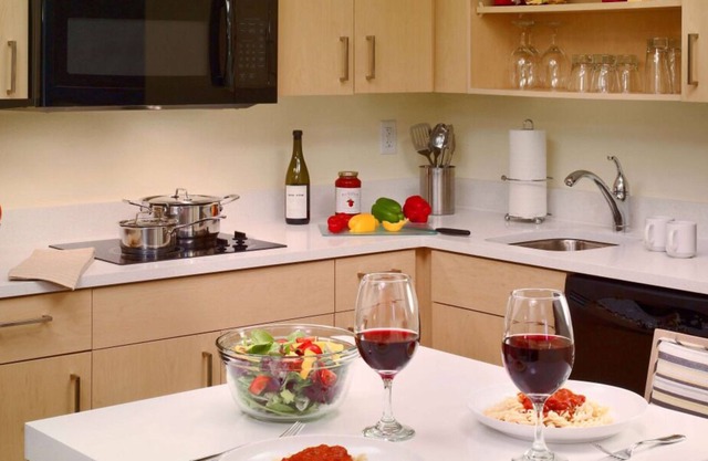 Always a Great Idea To Unwind! Free Parking, Pet-friendly Property