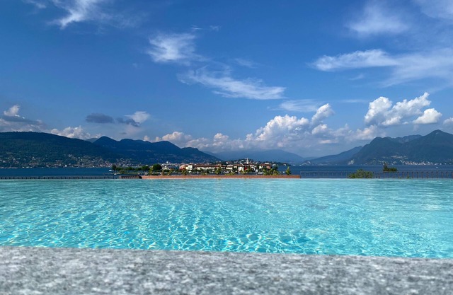 Amadeus apartment with lake view in Baveno