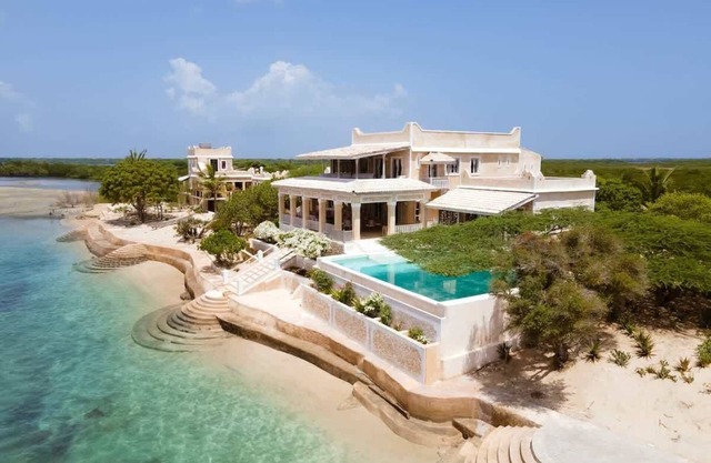 Amani House 5 bedrooms sleeps 10