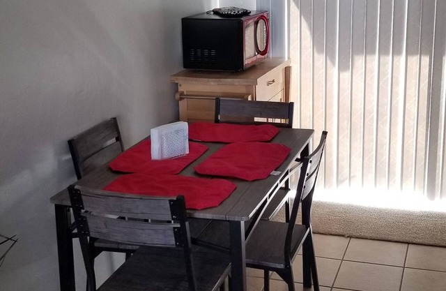 Amazing 1 Bedroom Condo Totally Ready to Move-In, Impeccably Maintained