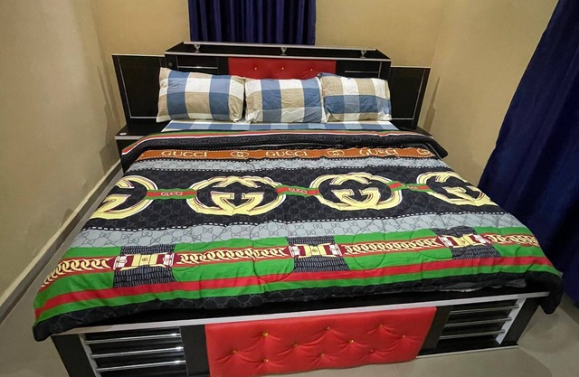 Amazing 2-bedroom apartment with AC in vibrant Warri