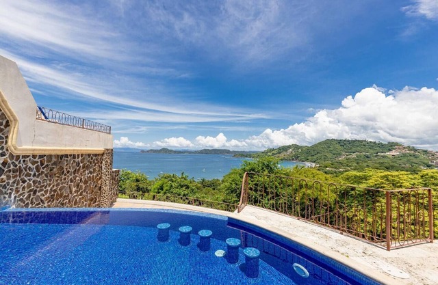 Amazing 3BR Condo | Ocean Views & Private Pool