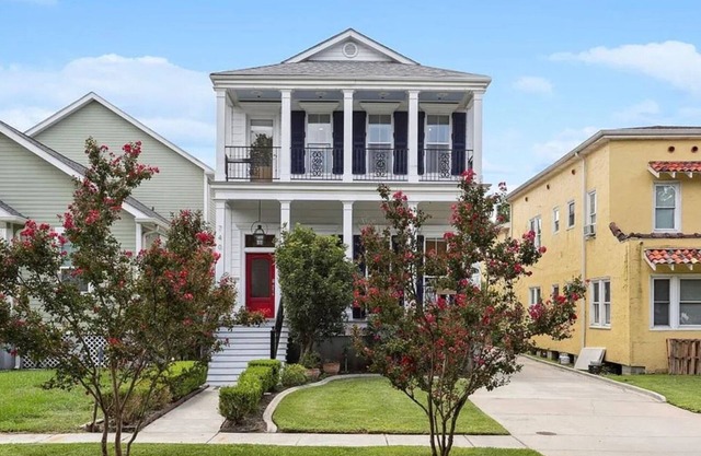 Amazing 4-bedroom house in New Orleans - Lakeview with AC, WiFi, Cable, and more