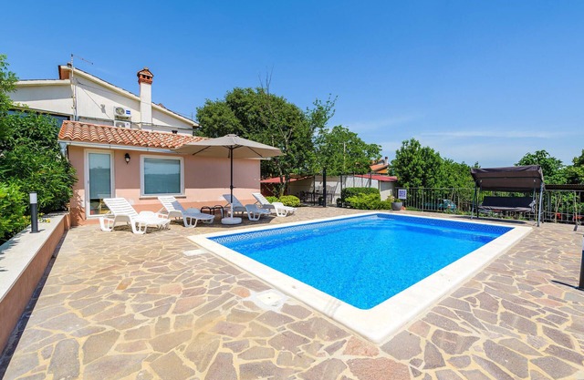 Amazing apartment in Podpican with WiFi