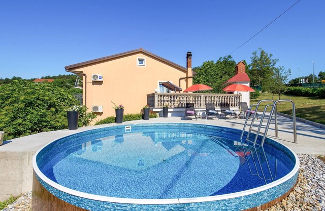 Amazing apartment in Viskovo with WiFi