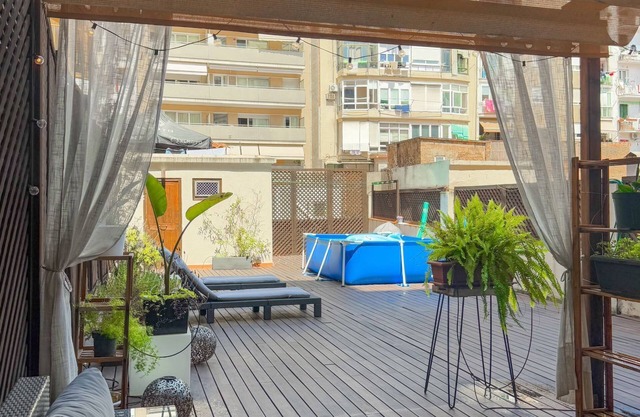 ✨ Amazing apartment with large terrace and mini-pool in central Barcelona