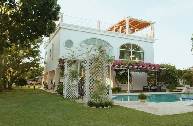 Amazing Beachfront Villa - Palm House